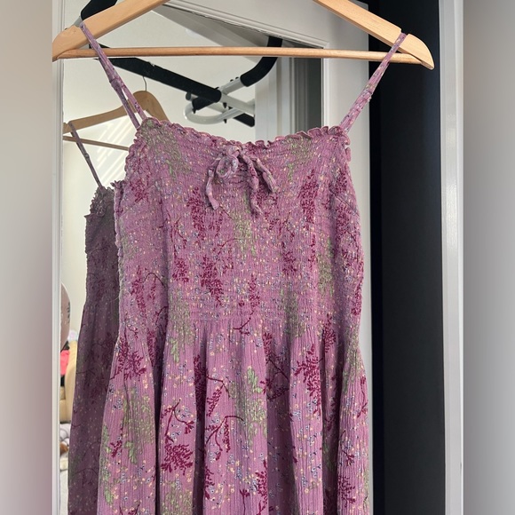 Urban Outfitters x Kimchi Blue gauzy smocked midi dress - Picture 2 of 3